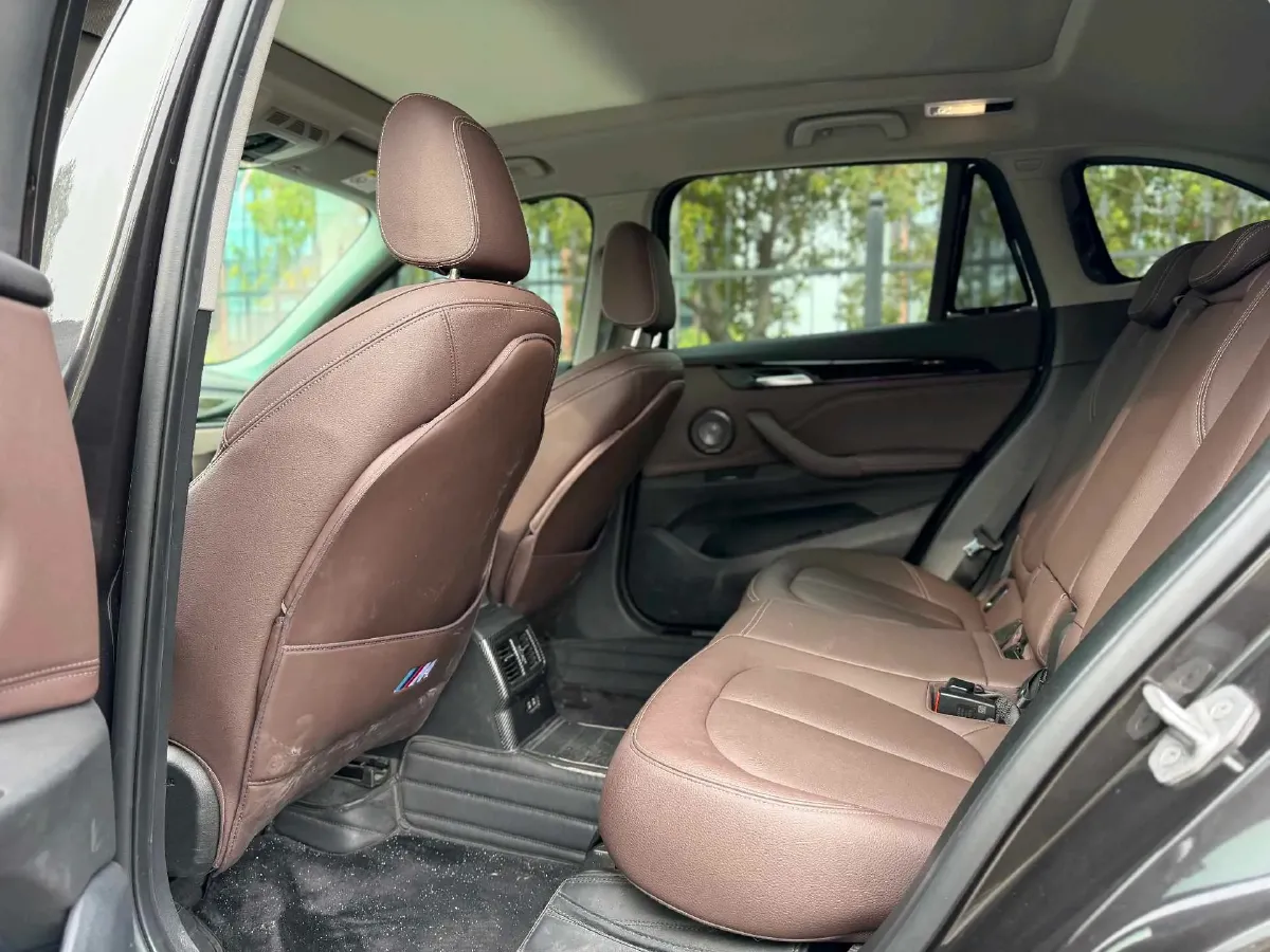 2022 BMW X1 2.0T 192HP L4 7DCT,autocango,china used car exporter,china ev exporter,chinese used car exporter,chinese used ev exporter