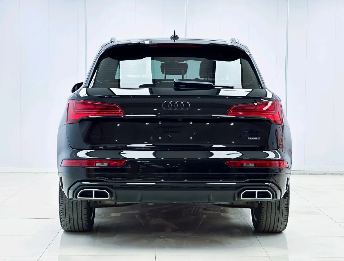 2024 Audi Q5L 2.0T 245HP L4 7DCT,autocango,china used car exporter,china ev exporter,chinese used car exporter,chinese used ev exporter