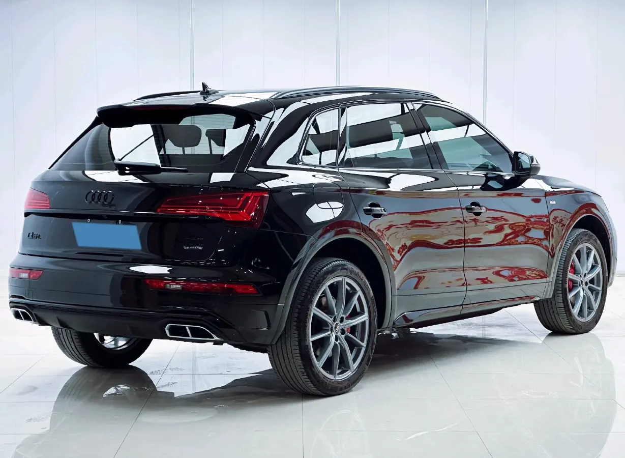 2024 Audi Q5L 2.0T 245HP L4 7DCT,autocango,china used car exporter,china ev exporter,chinese used car exporter,chinese used ev exporter