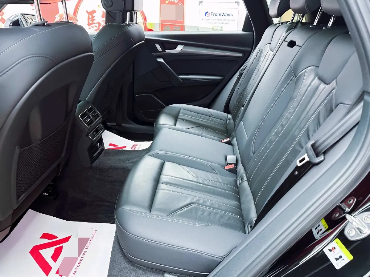 2024 Audi Q5L 2.0T 245HP L4 7DCT,autocango,china used car exporter,china ev exporter,chinese used car exporter,chinese used ev exporter