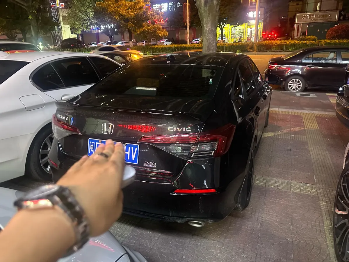 2025 Honda Civic 1.5T 182HP L4 CVT,autocango,china used car exporter,china ev exporter,chinese used car exporter,chinese used ev exporter