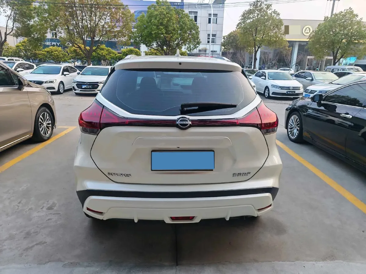 2023 Nissan Kicks 1.5L 122HP L4 CVT,autocango,china used car exporter,china ev exporter,chinese used car exporter,chinese used ev exporter
