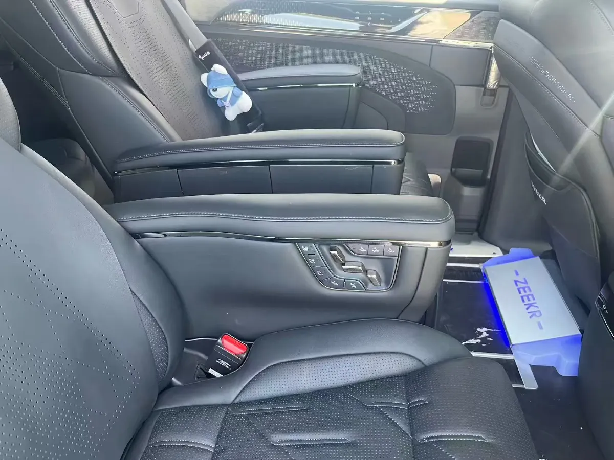 2024 Zeekr 009 BEV 108KWH,autocango,china used car exporter,china ev exporter,chinese used car exporter,chinese used ev exporter