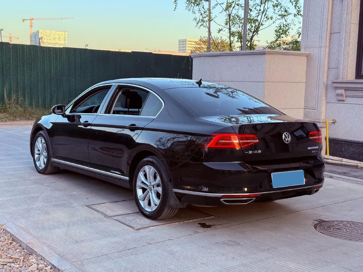 2019 Volkswagen Magotan 2.0T 186HP L4 7DCT,autocango,china used car exporter,china ev exporter,chinese used car exporter,chinese used ev exporter