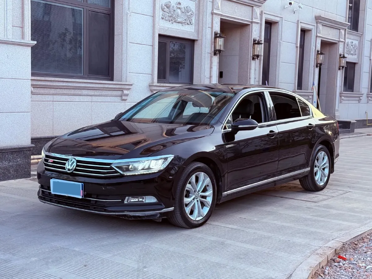 2019 Volkswagen Magotan 2.0T 186HP L4 7DCT,autocango,china used car exporter,china ev exporter,chinese used car exporter,chinese used ev exporter