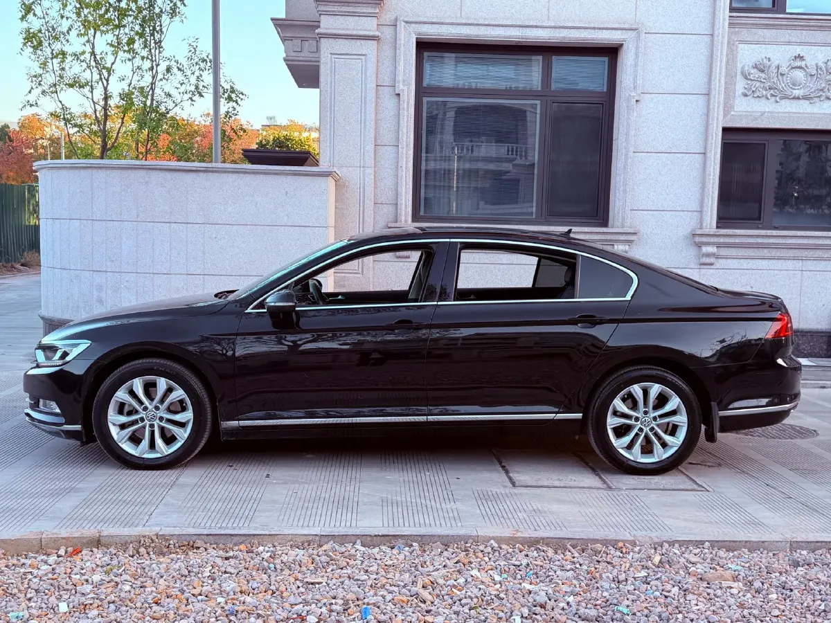 2019 Volkswagen Magotan 2.0T 186HP L4 7DCT,autocango,china used car exporter,china ev exporter,chinese used car exporter,chinese used ev exporter