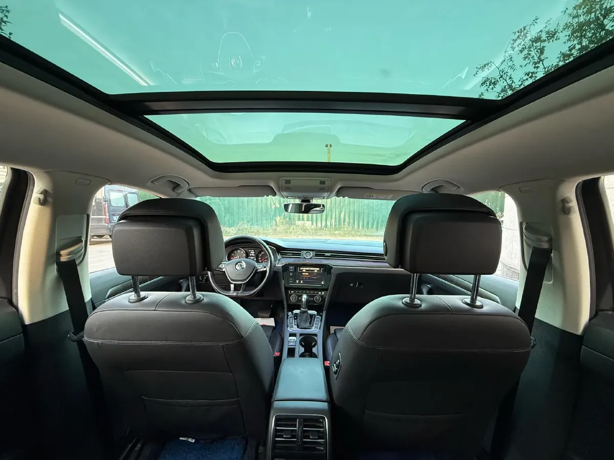 2019 Volkswagen Magotan 2.0T 186HP L4 7DCT,autocango,china used car exporter,china ev exporter,chinese used car exporter,chinese used ev exporter