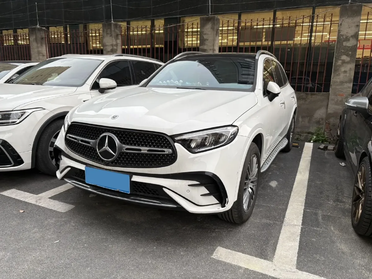 2023 Mercedes-Benz GLC Class 2.0T 258HP L4 9AT,autocango,china used car exporter,china ev exporter,chinese used car exporter,chinese used ev exporter