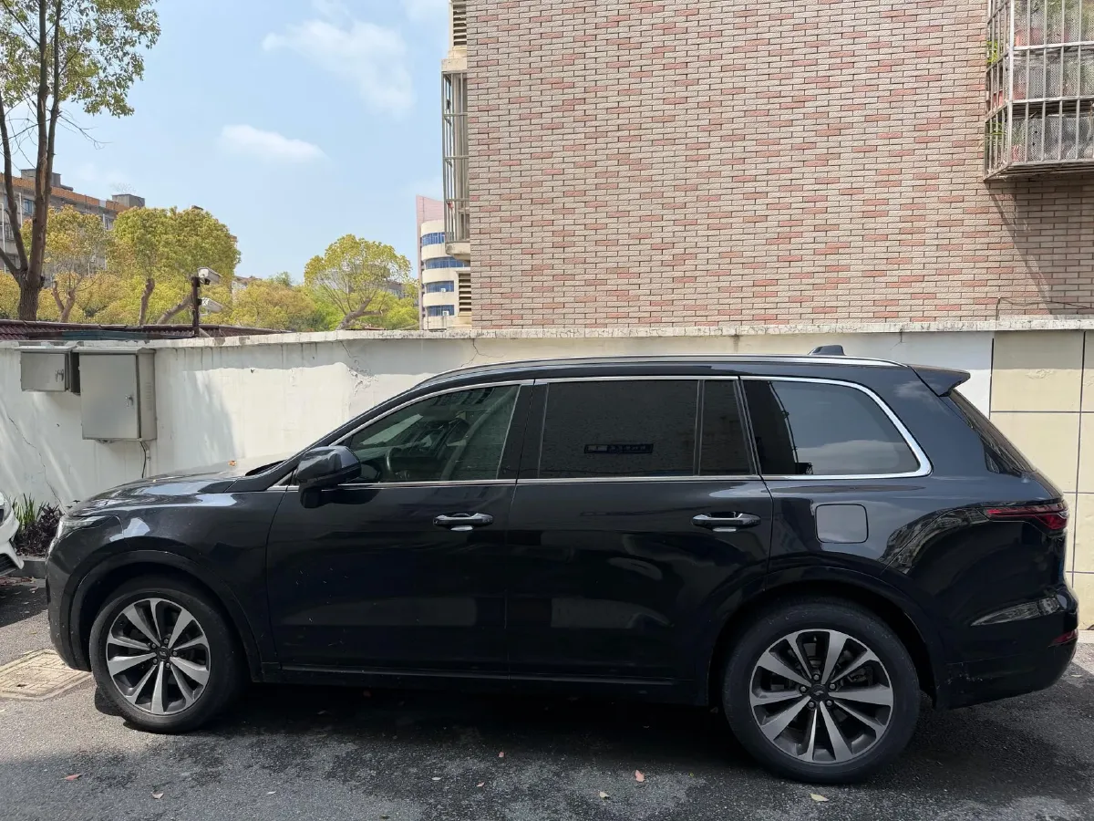 2020 Li ONE Range Extended 131HP REEV 40.5KWH,autocango,china used car exporter,china ev exporter,chinese used car exporter,chinese used ev exporter