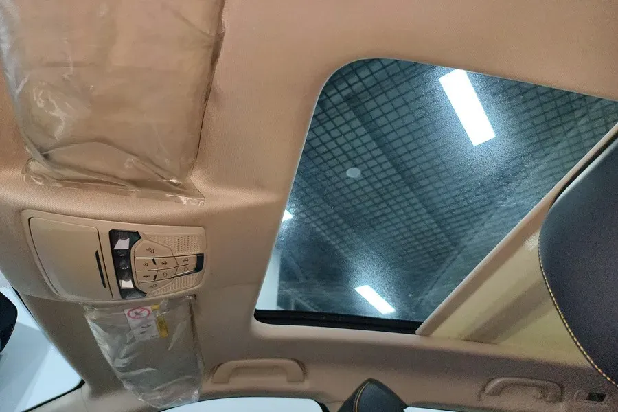 2023 Bestune T77 1.5T 169HP L4 7DCT,autocango,china used car exporter,china ev exporter,chinese used car exporter,chinese used ev exporter