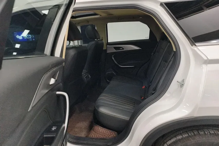 2023 Bestune T77 1.5T 169HP L4 7DCT,autocango,china used car exporter,china ev exporter,chinese used car exporter,chinese used ev exporter