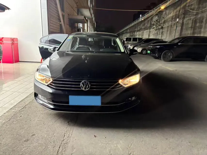 2018 Volkswagen Magotan 1.4T 150HP L4 7DCT,autocango,china used car exporter,china ev exporter,chinese used car exporter,chinese used ev exporter