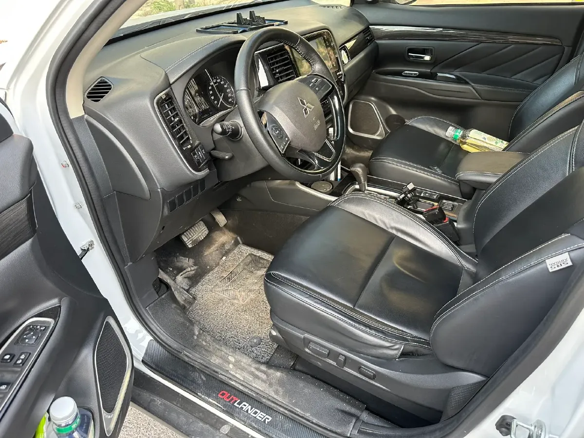 2021 Mitsubishi Outlander 2.0L 166HP L4 CVT,autocango,china used car exporter,china ev exporter,chinese used car exporter,chinese used ev exporter