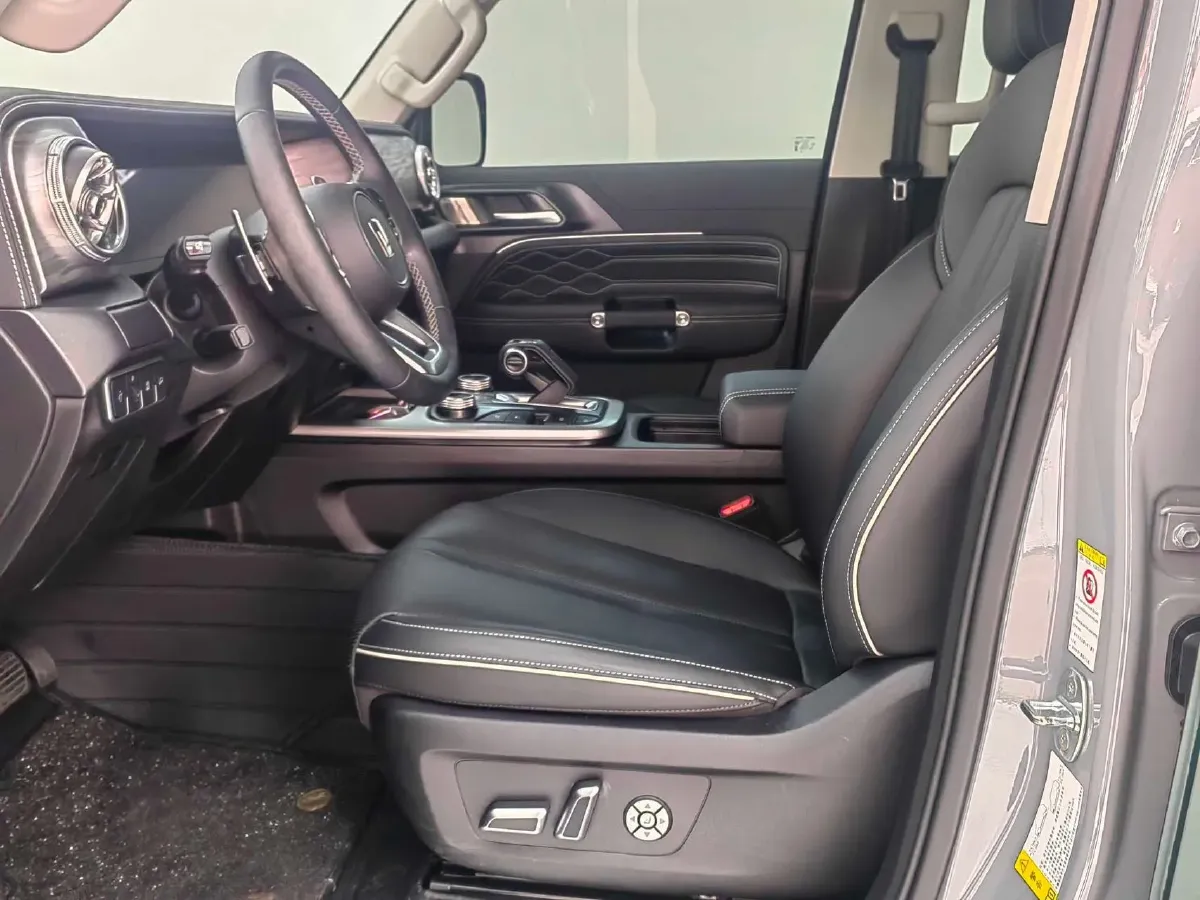 2024 Tank 300 2.0T 227HP L4 8AT,autocango,china used car exporter,china ev exporter,chinese used car exporter,chinese used ev exporter