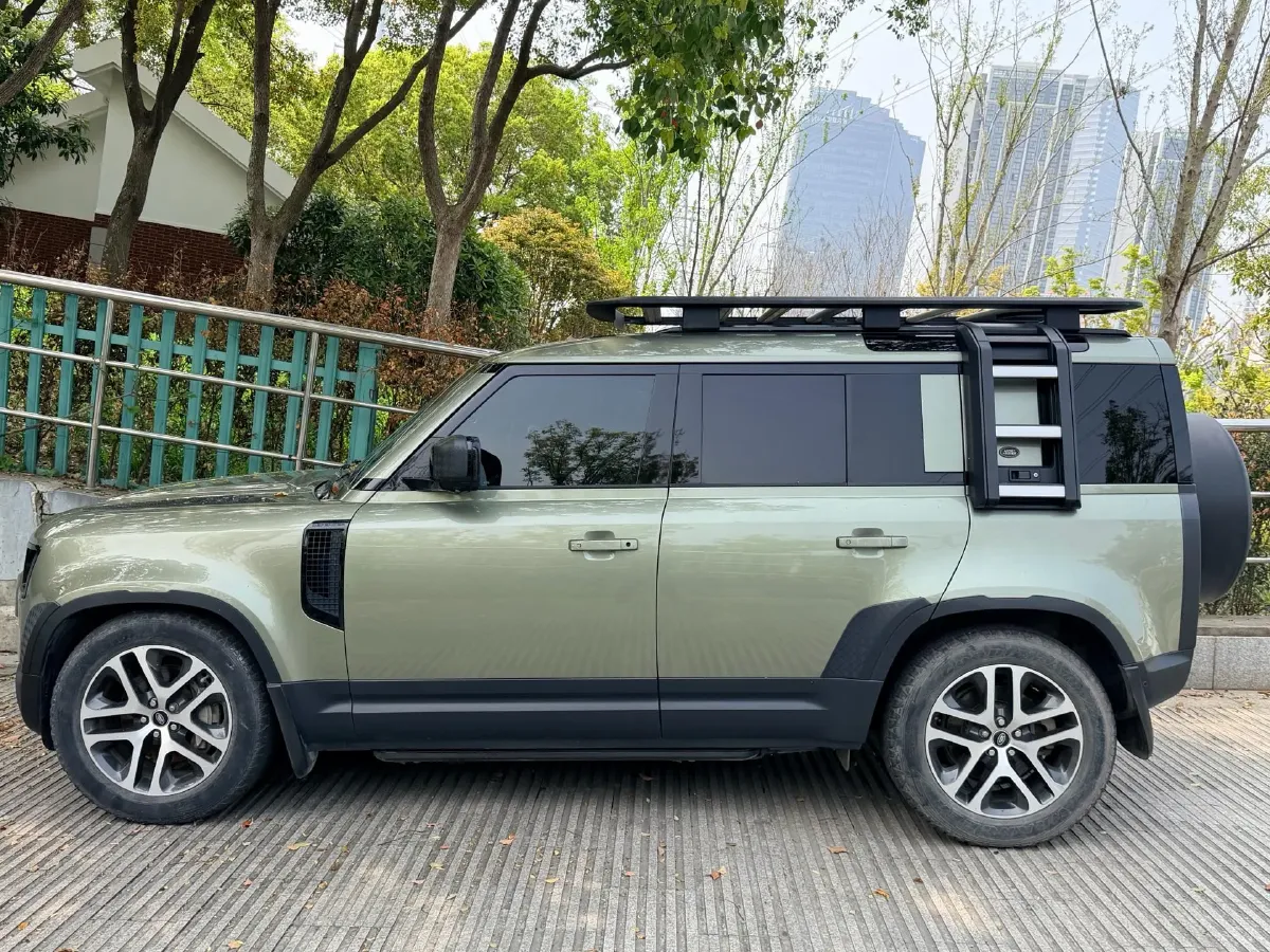 2020 Land Rover Defender 3.0T 400HP L6 8AT,autocango,china used car exporter,china ev exporter,chinese used car exporter,chinese used ev exporter