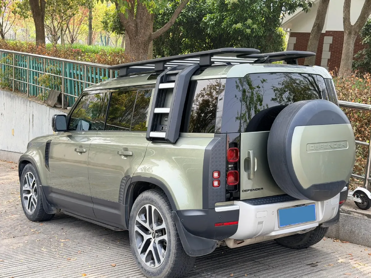 2020 Land Rover Defender 3.0T 400HP L6 8AT,autocango,china used car exporter,china ev exporter,chinese used car exporter,chinese used ev exporter