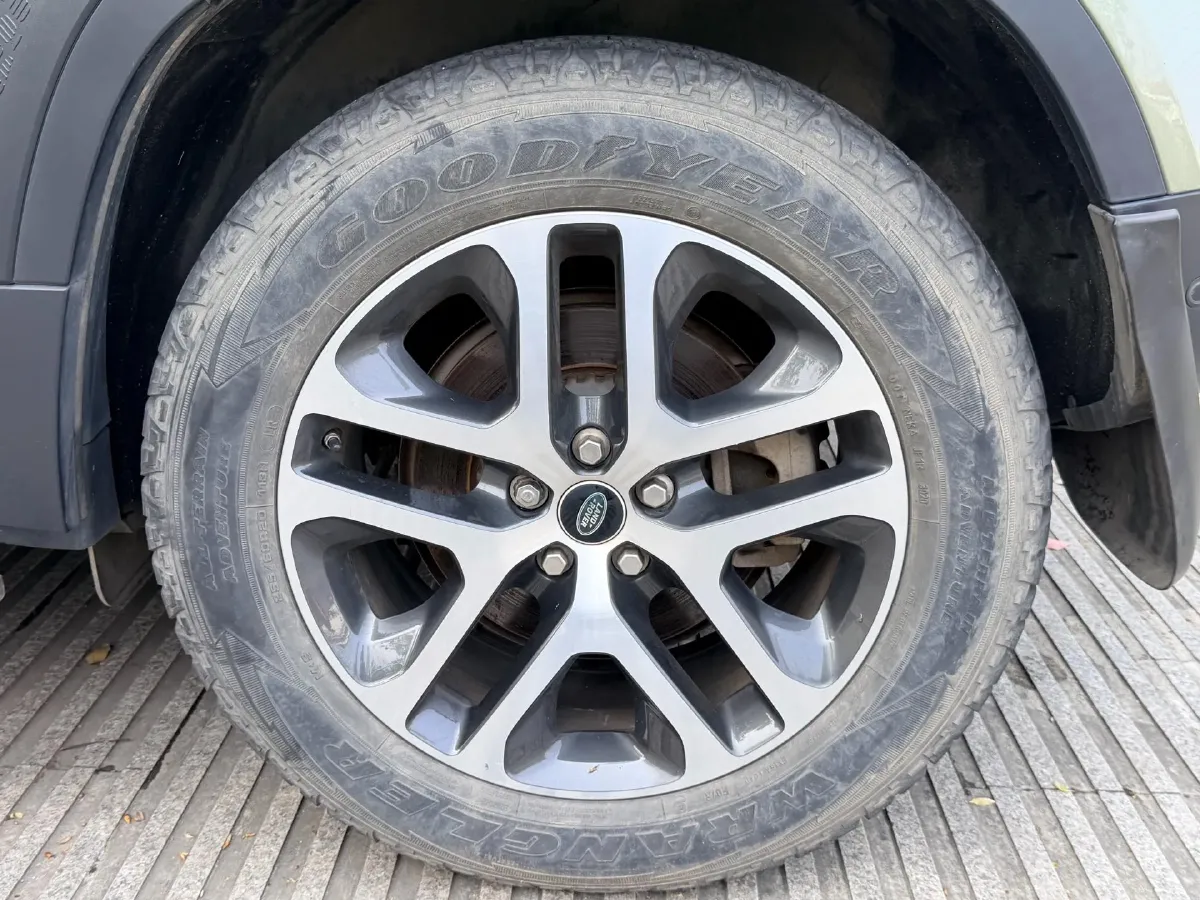 2020 Land Rover Defender 3.0T 400HP L6 8AT,autocango,china used car exporter,china ev exporter,chinese used car exporter,chinese used ev exporter