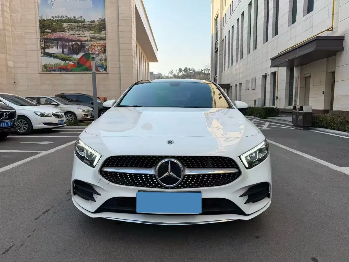 2022 Mercedes-Benz A Class 1.3T 163HP L4 7DCT,autocango,china used car exporter,china ev exporter,chinese used car exporter,chinese used ev exporter