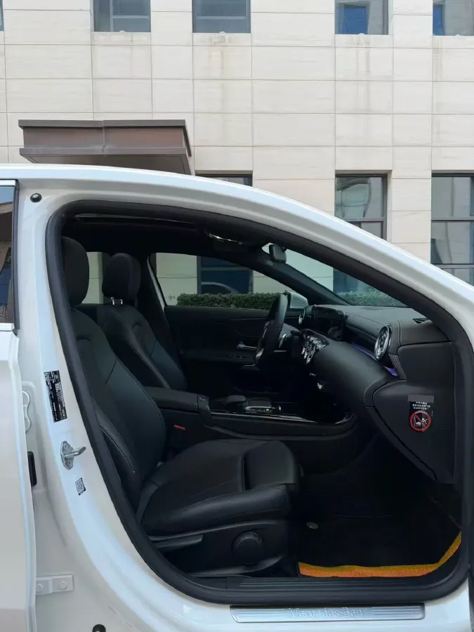 2022 Mercedes-Benz A Class 1.3T 163HP L4 7DCT,autocango,china used car exporter,china ev exporter,chinese used car exporter,chinese used ev exporter