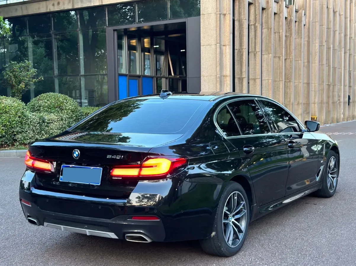 2022 BMW 5 Series 2.0T 184HP L4 8AT,autocango,china used car exporter,china ev exporter,chinese used car exporter,chinese used ev exporter