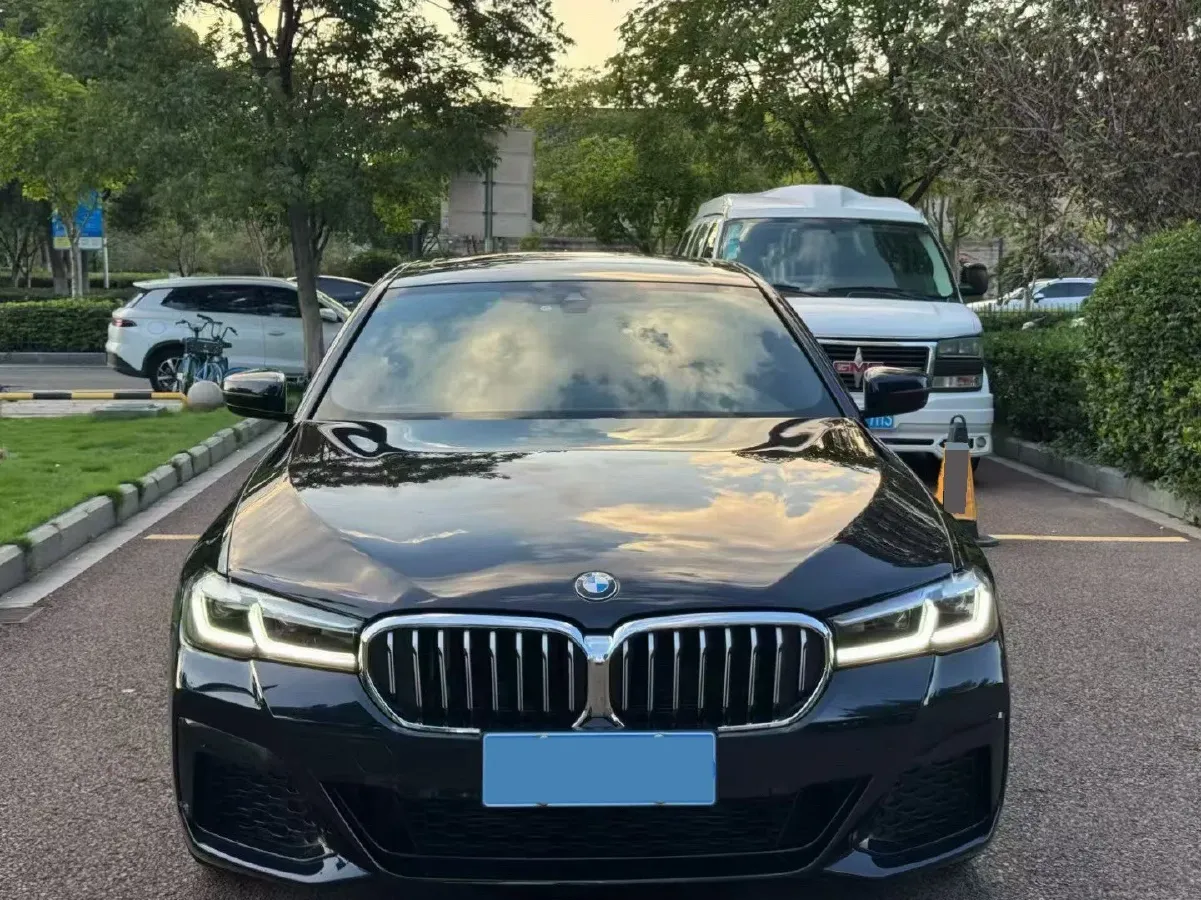 2022 BMW 5 Series 2.0T 184HP L4 8AT,autocango,china used car exporter,china ev exporter,chinese used car exporter,chinese used ev exporter