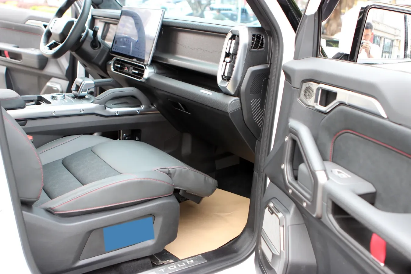 2025 Jetour Traveller 2.0T 254HP L4 7DCT,autocango,china used car exporter,china ev exporter,chinese used car exporter,chinese used ev exporter