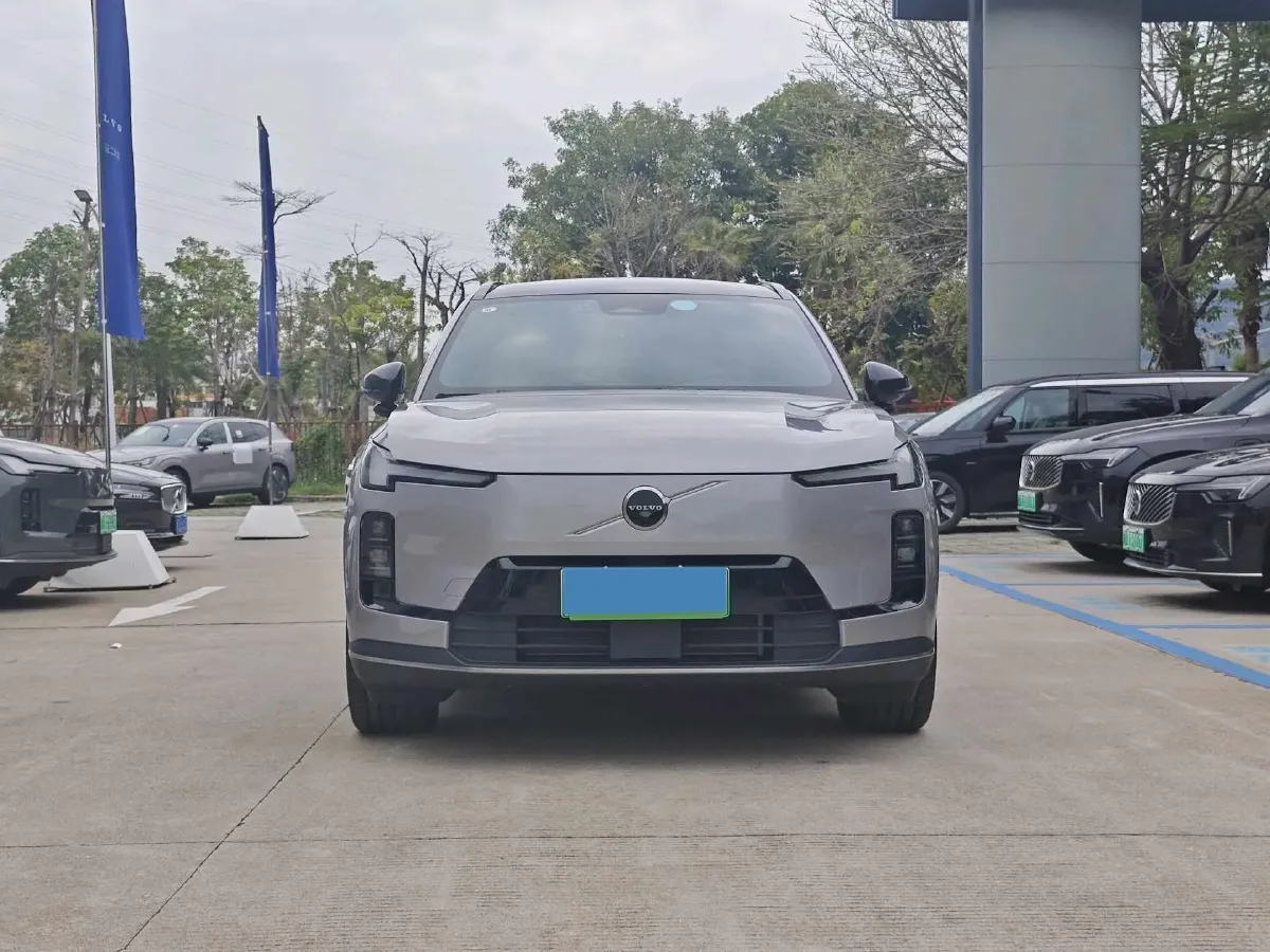 2026 Volvo XC70 PHEV 1.5T 156HP L4 3DHT PHEV,autocango,china used car exporter,china ev exporter,chinese used car exporter,chinese used ev exporter