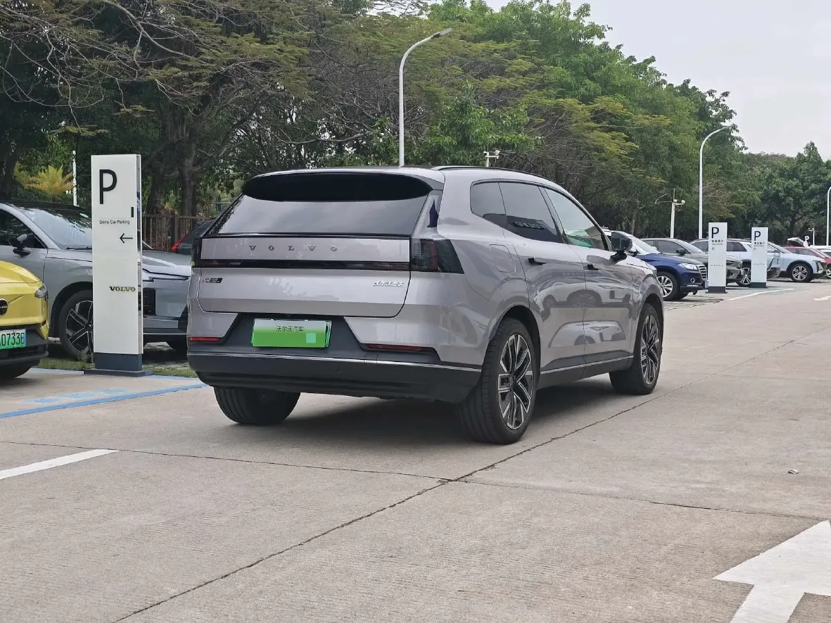 2026 Volvo XC70 PHEV 1.5T 156HP L4 3DHT PHEV,autocango,china used car exporter,china ev exporter,chinese used car exporter,chinese used ev exporter