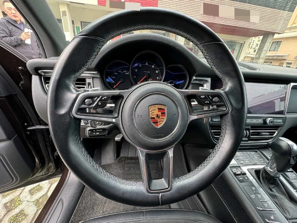 2018 Porsche Macan 2.0T 252HP L4 7DCT,autocango,china used car exporter,china ev exporter,chinese used car exporter,chinese used ev exporter
