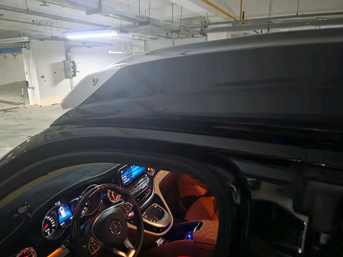 2022 Mercedes-Benz V Class 2.0T 211HP L4 9AT,autocango,china used car exporter,china ev exporter,chinese used car exporter,chinese used ev exporter