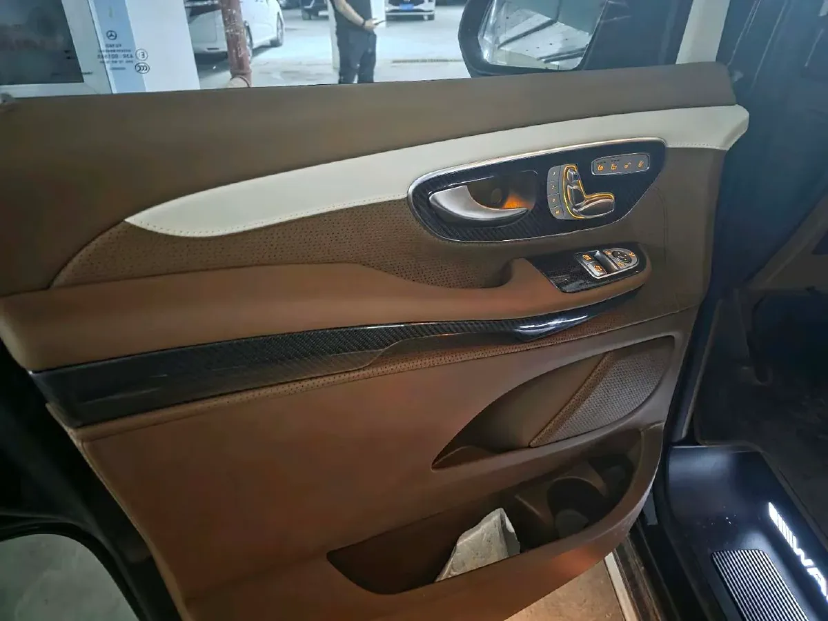 2022 Mercedes-Benz V Class 2.0T 211HP L4 9AT,autocango,china used car exporter,china ev exporter,chinese used car exporter,chinese used ev exporter