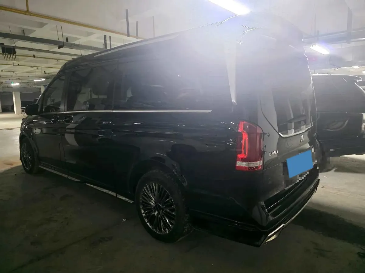 2022 Mercedes-Benz V Class 2.0T 211HP L4 9AT,autocango,china used car exporter,china ev exporter,chinese used car exporter,chinese used ev exporter