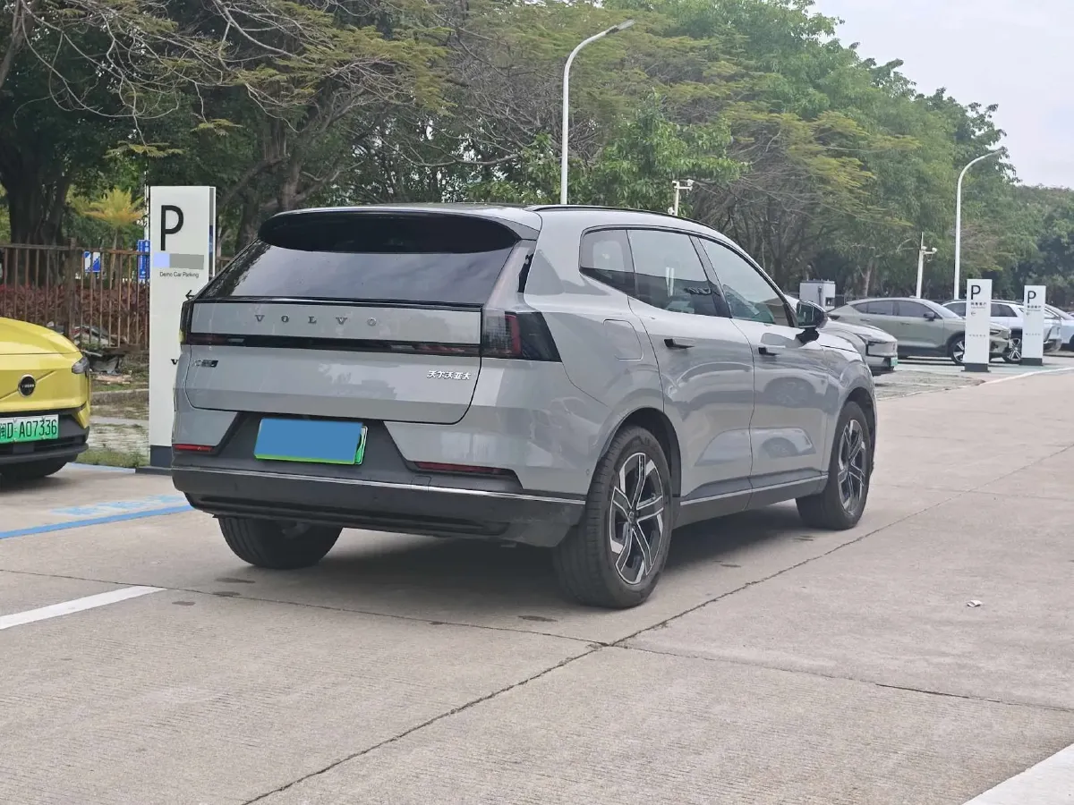 2026 Volvo XC70 PHEV 1.5T 156HP L4 3DHT PHEV,autocango,china used car exporter,china ev exporter,chinese used car exporter,chinese used ev exporter