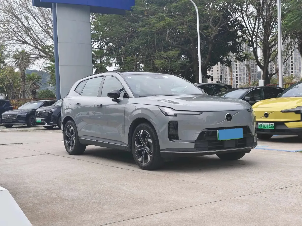 2026 Volvo XC70 PHEV 1.5T 156HP L4 3DHT PHEV,autocango,china used car exporter,china ev exporter,chinese used car exporter,chinese used ev exporter