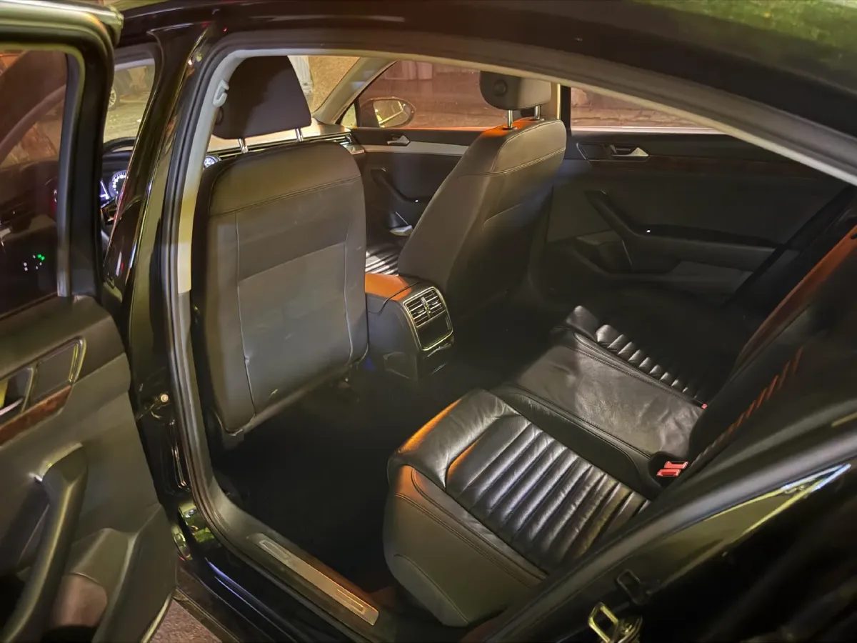 2018 Volkswagen Magotan 1.4T 150HP L4 7DCT,autocango,china used car exporter,china ev exporter,chinese used car exporter,chinese used ev exporter