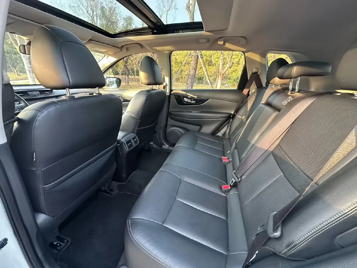 2020 Nissan X-Trail 2.0L 154HP L4 CVT,autocango,china used car exporter,china ev exporter,chinese used car exporter,chinese used ev exporter