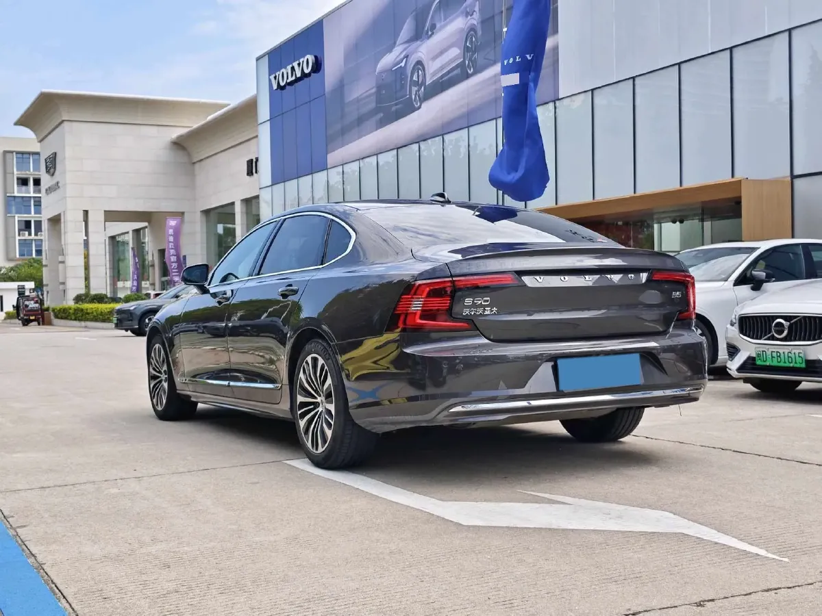 2024 Volvo S90 2.0T 250HP L4 8AT,autocango,china used car exporter,china ev exporter,chinese used car exporter,chinese used ev exporter