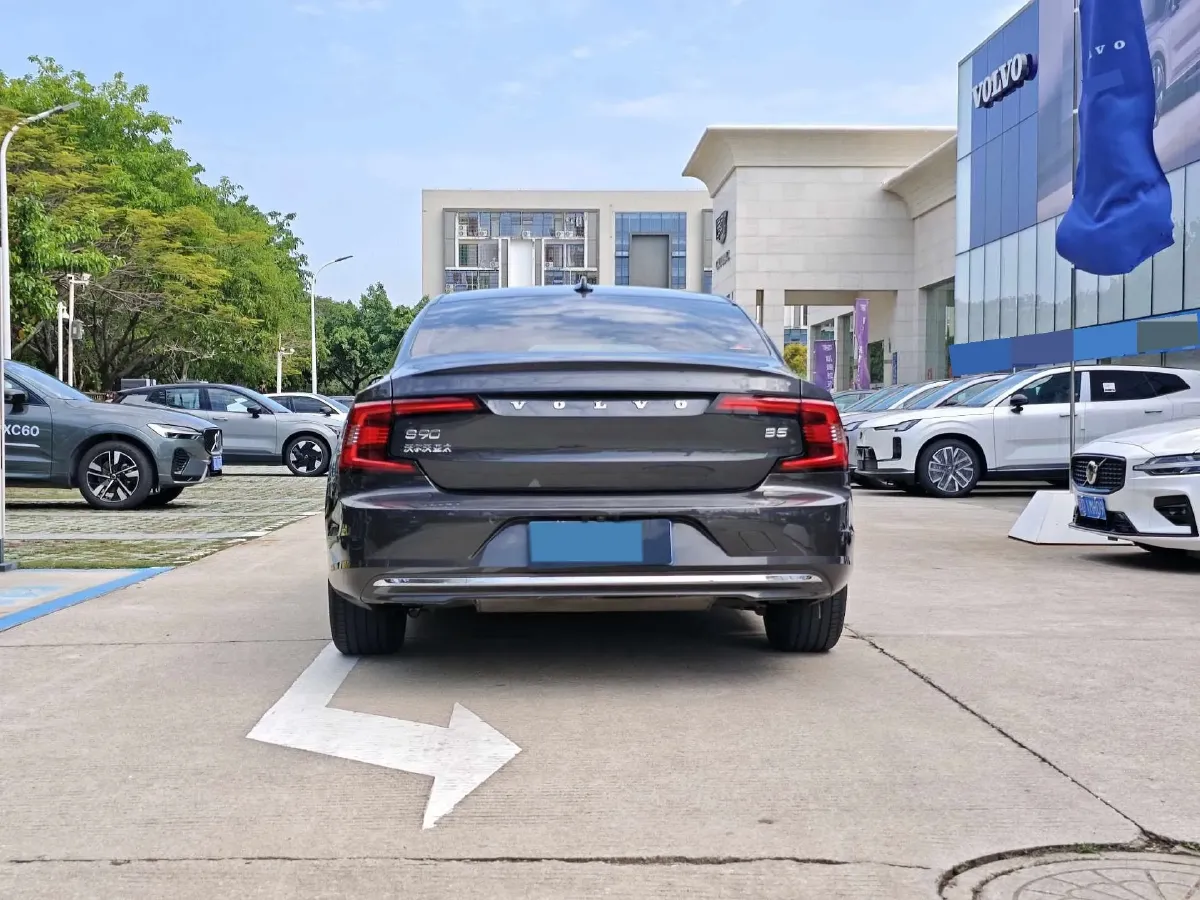2024 Volvo S90 2.0T 250HP L4 8AT,autocango,china used car exporter,china ev exporter,chinese used car exporter,chinese used ev exporter