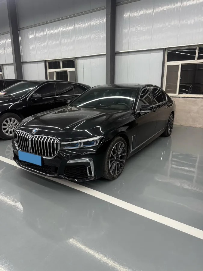 2022 BMW 7 Series 3.0T 340HP L6 8AT,autocango,china used car exporter,china ev exporter,chinese used car exporter,chinese used ev exporter
