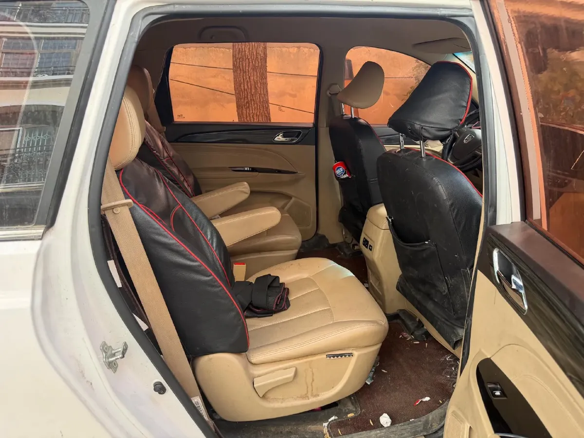 2016 BaoJun 730 1.5L 112HP L4 5MT,autocango,china used car exporter,china ev exporter,chinese used car exporter,chinese used ev exporter