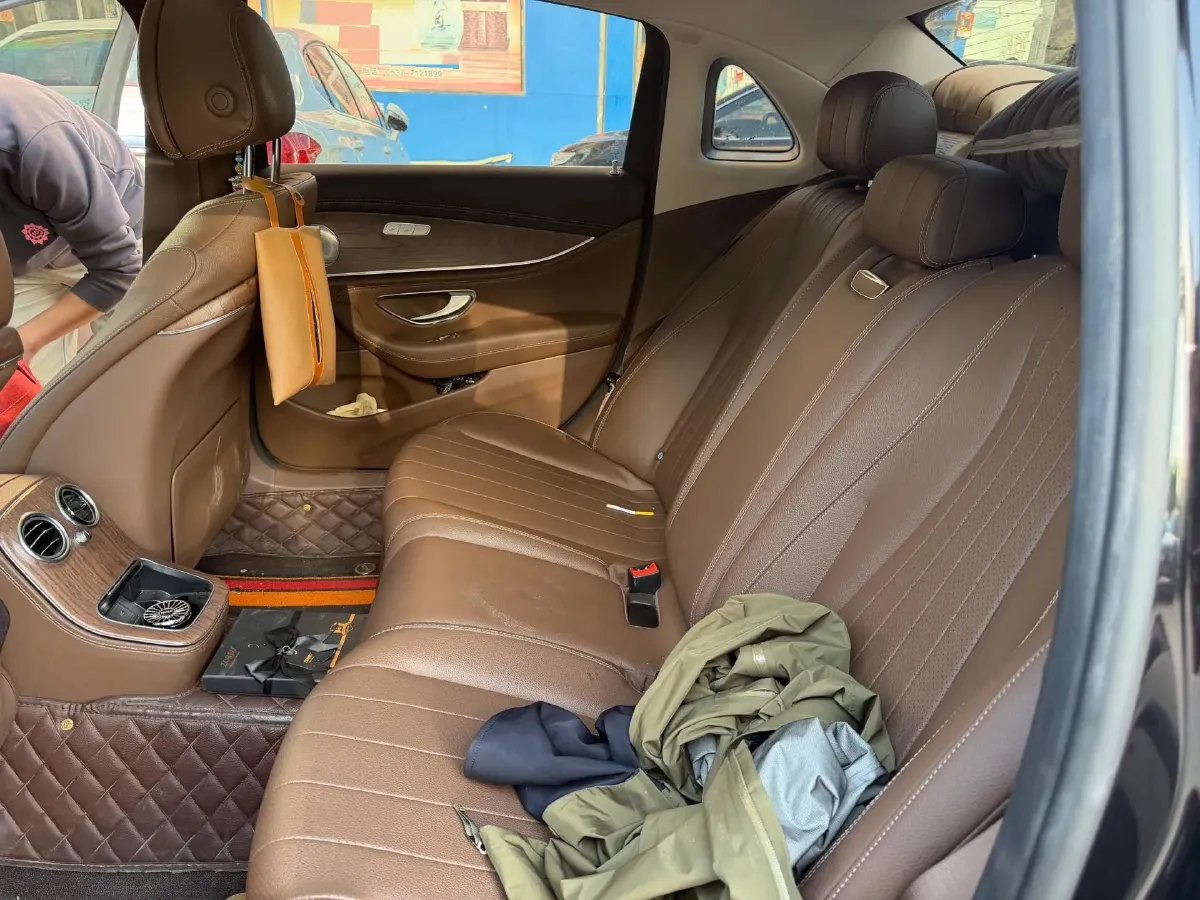 2023 Mercedes-Benz E Class 2.0T 211HP L4 9AT PHEV 25.4KWH,autocango,china used car exporter,china ev exporter,chinese used car exporter,chinese used ev exporter