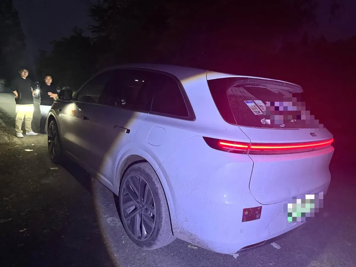 2024 Li L6 Range Extended 154HP L4 REEV 36.8KWH,autocango,china used car exporter,china ev exporter,chinese used car exporter,chinese used ev exporter