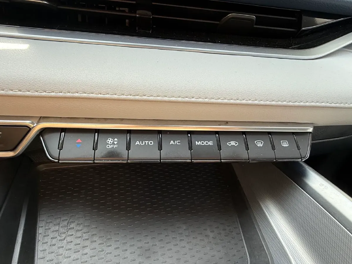 2021 Geely Preface 2.0T 190HP L4 7DCT,autocango,china used car exporter,china ev exporter,chinese used car exporter,chinese used ev exporter