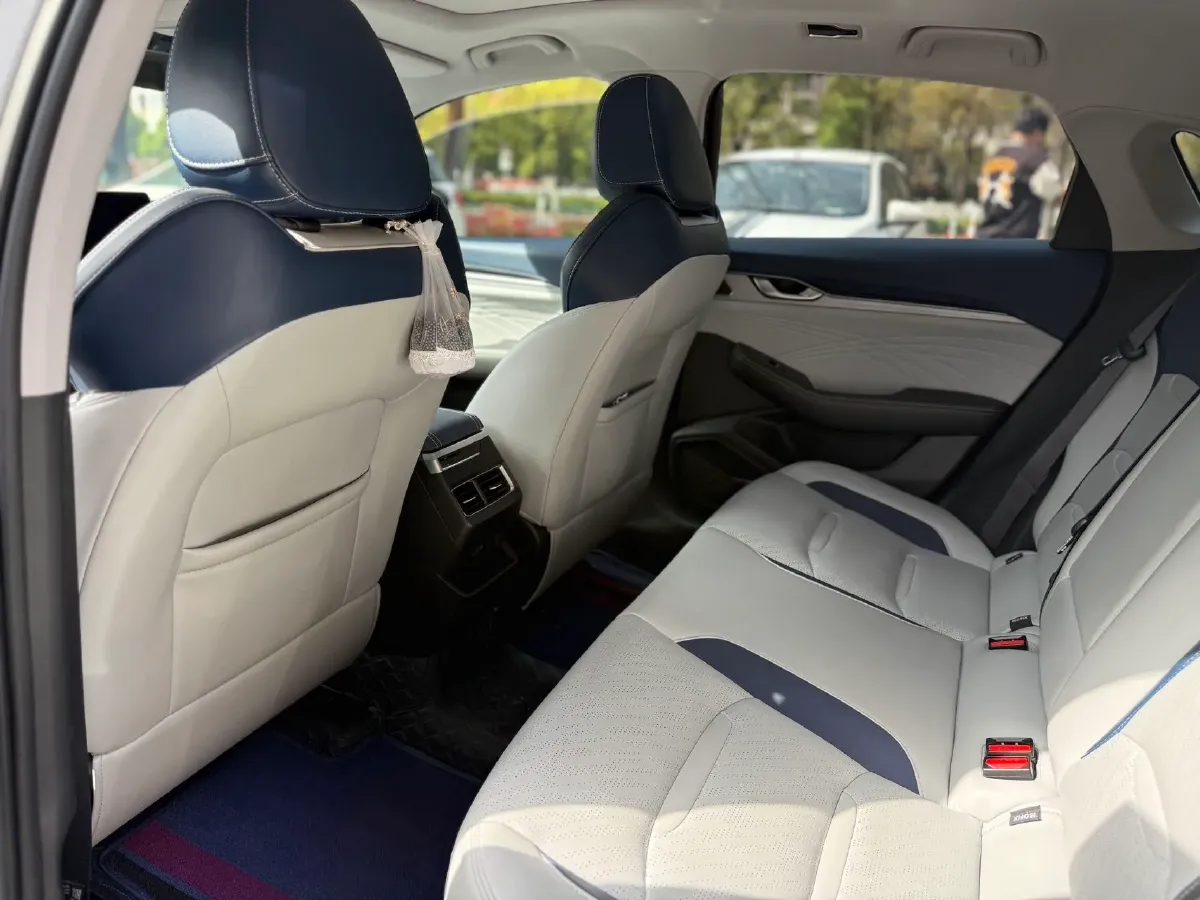 2021 Geely Preface 2.0T 190HP L4 7DCT,autocango,china used car exporter,china ev exporter,chinese used car exporter,chinese used ev exporter