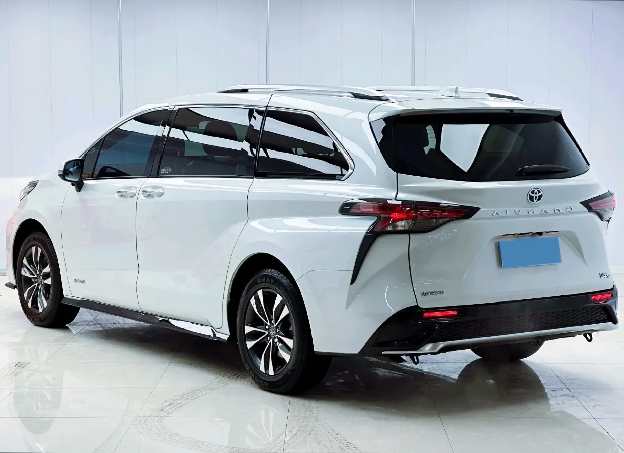 2024 Toyota Granvia 2.5L 189HP L4 E-CVT Hybrid,autocango,china used car exporter,china ev exporter,chinese used car exporter,chinese used ev exporter