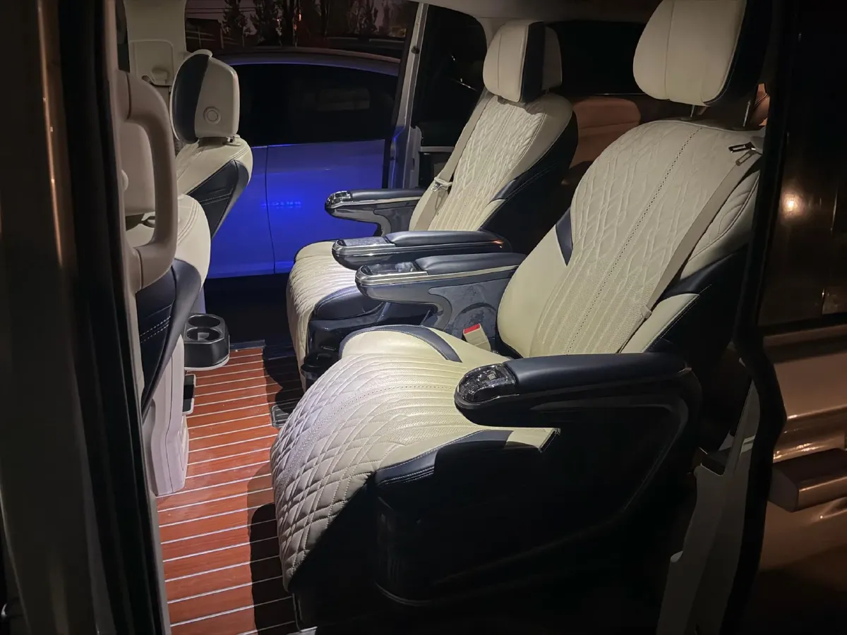 2020 Buick GL8 2.0T 237HP L4 9AT,autocango,china used car exporter,china ev exporter,chinese used car exporter,chinese used ev exporter