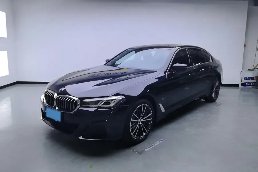 2022 BMW 5 Series 2.0T 252HP L4 8AT,autocango,china used car exporter,china ev exporter,chinese used car exporter,chinese used ev exporter