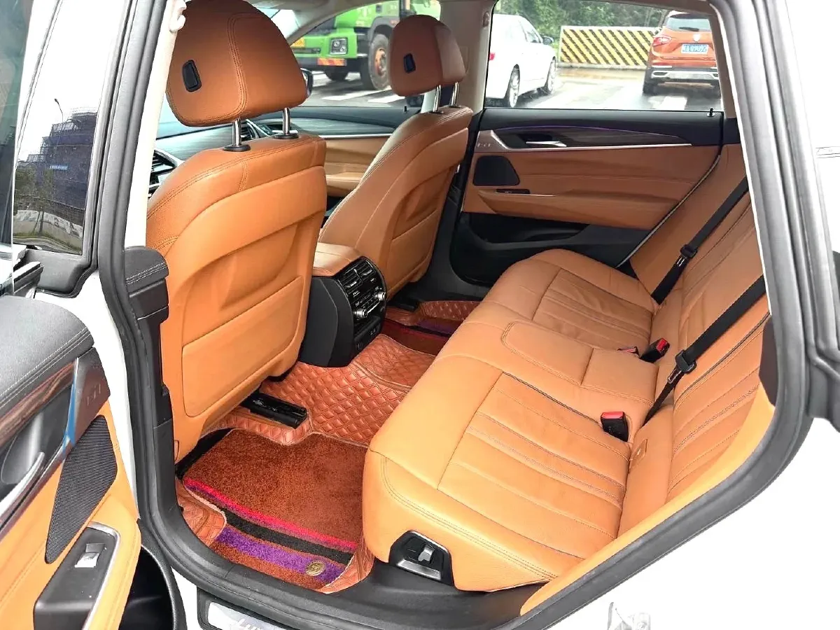 2021 BMW 6 Series GT 2.0T 258HP L4 8AT,autocango,china used car exporter,china ev exporter,chinese used car exporter,chinese used ev exporter