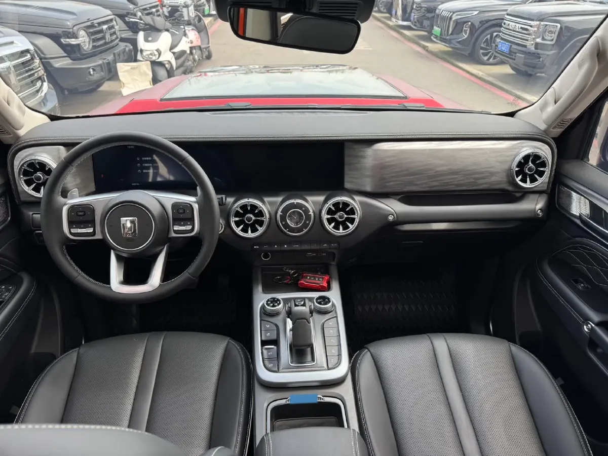 2023 Tank 300 2.0T 227HP L4 8AT,autocango,china used car exporter,china ev exporter,chinese used car exporter,chinese used ev exporter