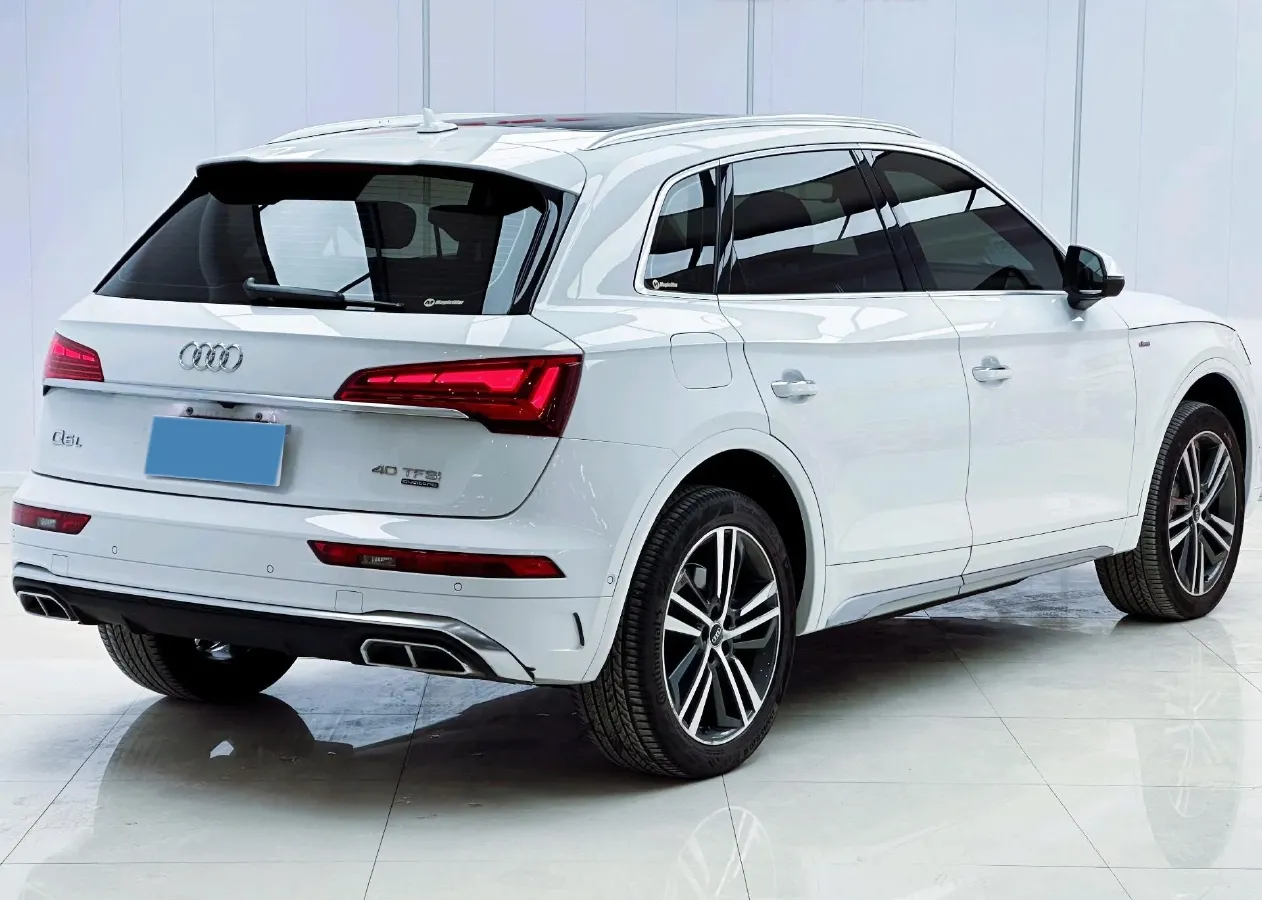 2022 Audi Q5L 2.0T 190HP L4 7DCT,autocango,china used car exporter,china ev exporter,chinese used car exporter,chinese used ev exporter